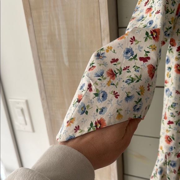 Hand Maid Floral High Low Blouse - Picture 2 of 8